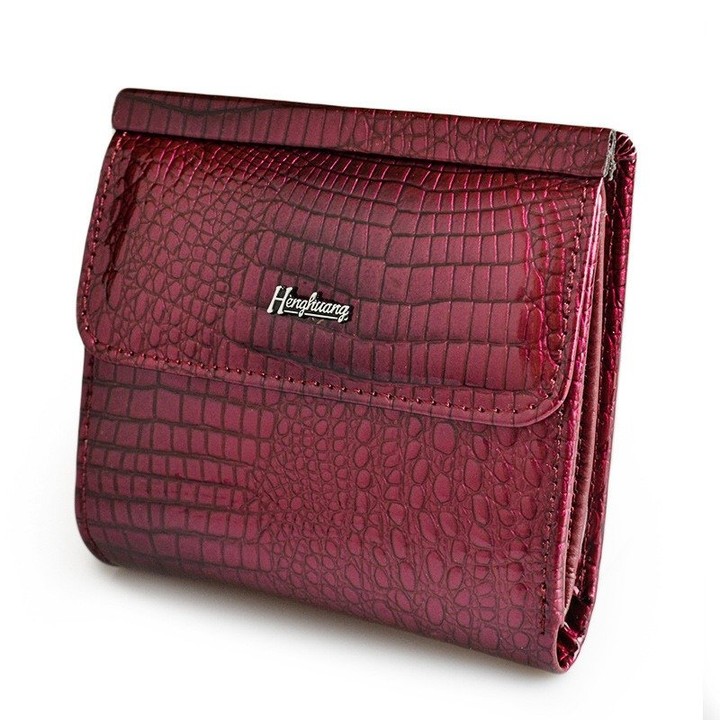 Lightweight Multi‑Compartment Leather Coin Purse – Organized Change, Cards & Bills with Zip Closure – Shopdecimals
Product Information:Applicable gender: femaleMaterial: LeatherCortical features: bovine split leatherWallet fold: 2 foldOpening method: zipper buckleThe internal structure of the packet: hidden compartment, bill holder, photo slot, change slot, card slotBag shape: horizontal squareStyle; European and American stylePopular elements: crocodile patternPattern: plainHardness: medium to softProcessing method: LacquerApplicable gift-giving occasions: weddings, birthdaysPackage List:Coin Purse*1

Eliminate bulky pockets and keep your change organized with a lightweight, multi‑compartment purse that fits comfortably in any bag. At just 0.10 kg and measuring 120 mm × 125 mm × 40 mm, it offers ample storage without adding weight, making daily errands effortless. Discover how its versatile design simplifies your routine.

https://shopdecimals.com.ng/ladies-multifunctional-coin-purse/