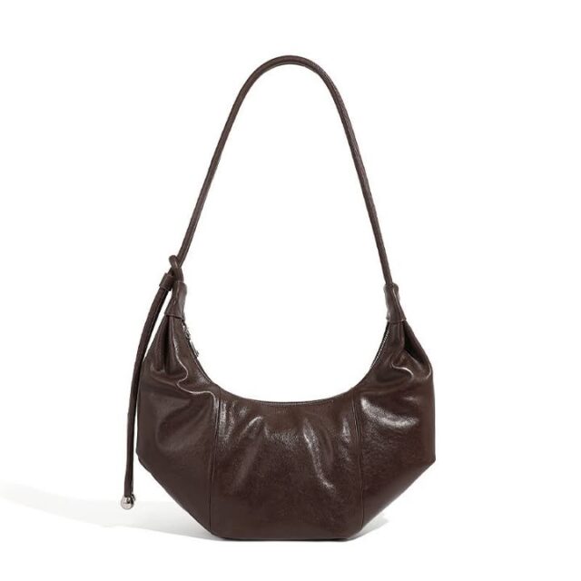 Versatile Under‑Arm Leather Shoulder Bag with Soft Cowhide, 3 colors, secure zip compartment – Shopdecimals
Product Information:Color: Black, Brown, wine red Leather features: first layer cowhide Hardness: soft Material: genuine leather Size: 36*12 * 17cm line Style: European and American Retro Number of shoulder straps: Single Yes/No lining cloth: NonePackage List:1* Underarm Bag

Stay organized and hands‑free with a lightweight leather crossbody that fits comfortably under the arm. At just 0.43 kg and measuring 36 × 12 × 17 cm, it offers ample storage without bulk, prompting you to explore its full capabilities.

https://shopdecimals.com.ng/crossbody-croissant-leather-shoulder-underarm-bag-shopdecimals/