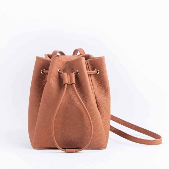 Shopdecimals Handmade First‑Layer Cowhide Bucket Backpack – Soft‑Touch Leather, Convertible Crossbody Strap for Effortless Everyday Organization
Product information:Pattern: solid colorColor: brown, gray, black, khakiProcessing Method: soft surfaceMaterial: genuine leatherPopular elements: sewing thread and litchi patternLifting parts: soft handleLeather features: first layer cowhideInventory Type: entire transactionHardness: medium and softSuitcase shape: bucket typeBag internal structure: zipper change bagStyle: Urban SimplicitySize: 22 * 20 * 13 cmPacking list:Mini Backpack*1Product Image:

Carry luxury and durability in one handcrafted piece; genuine first‑layer cowhide resists wear while adding sophisticated texture. The versatile shoulder‑crossbody strap lets you transition from commute to café effortlessly. Discover how this backpack elevates everyday organization.

https://shopdecimals.com.ng/backpack-hot-selling-first-layer-cowhide-niche-handmade-shoulder-crossbody-bu/